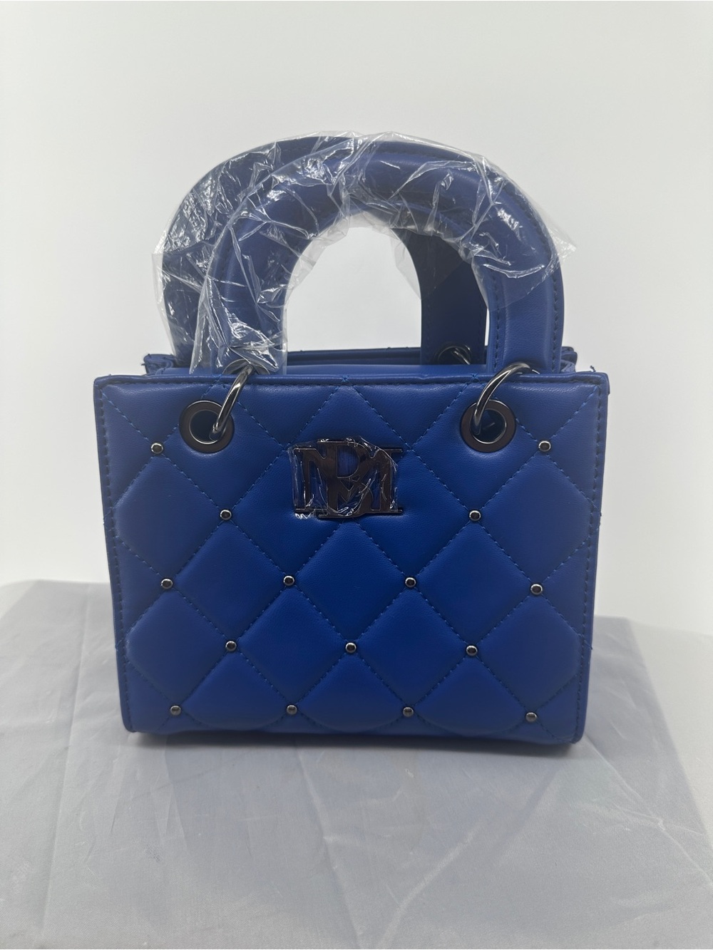 BADGLEY MISCHKA Small
Quilted Hand Tote
